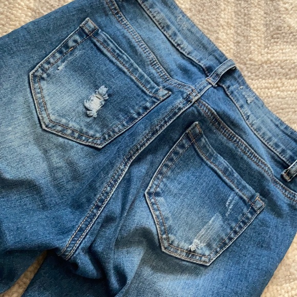 High Rise Ripped Jeans - Picture 6 of 6